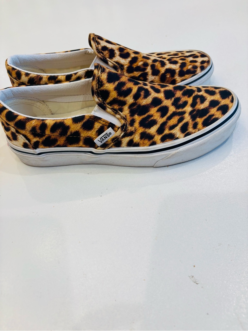 Vans Leopard Print Slip-On Sneakers - tan/black size 7 - Picture 9 of 9